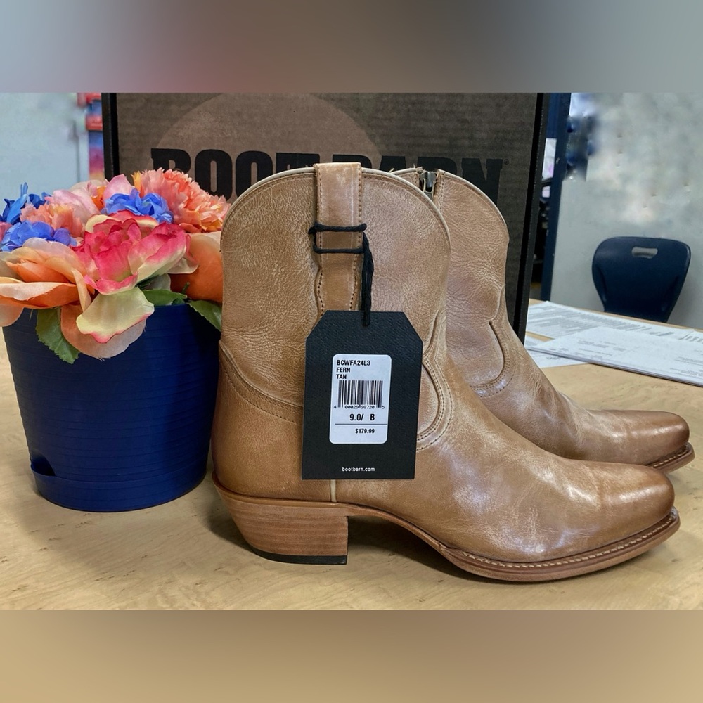 Cloe + Wolf Western Booties NWT in Box